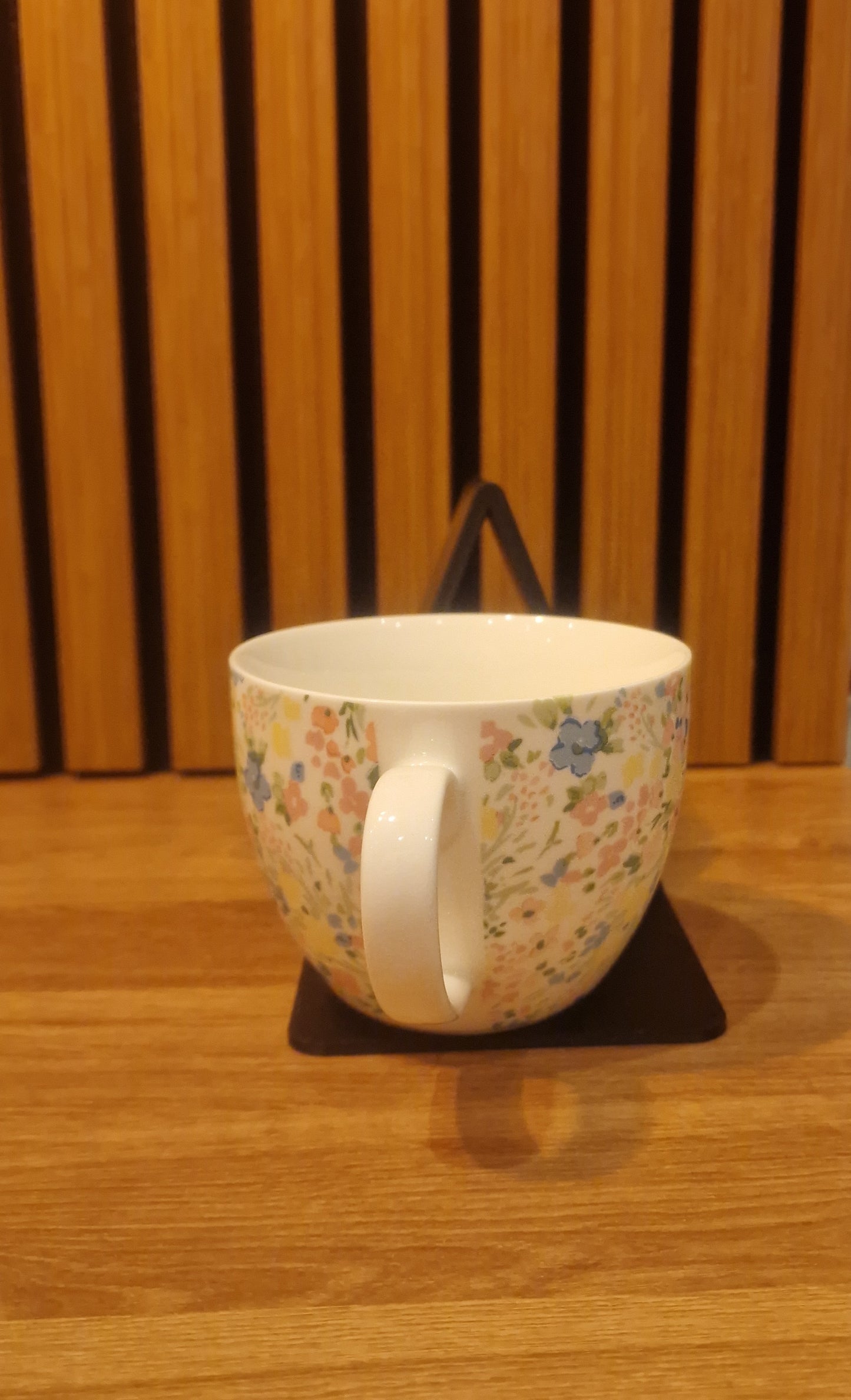 3D-Printed Book & Mug Stand
