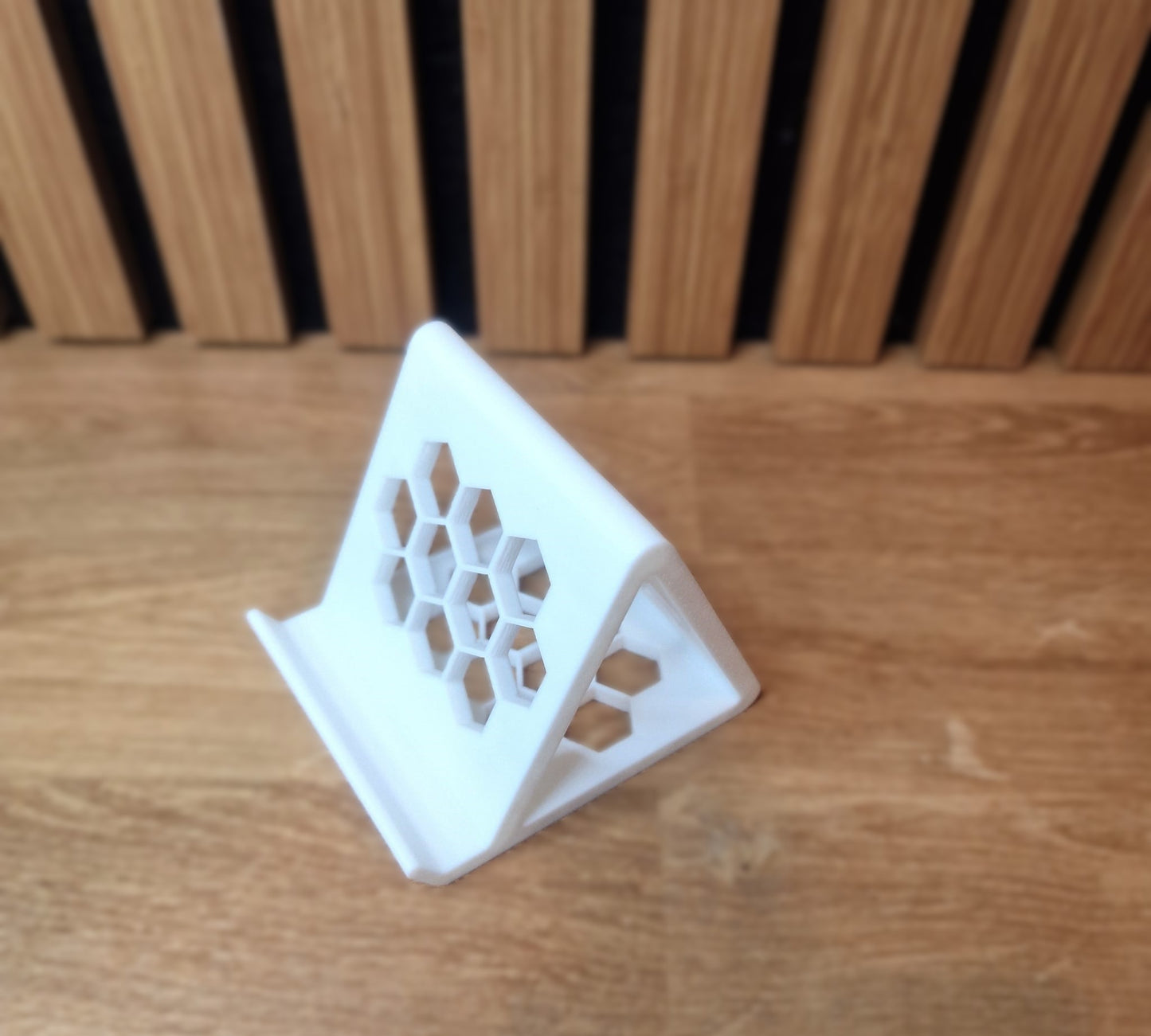 Honeycomb White Phone stand